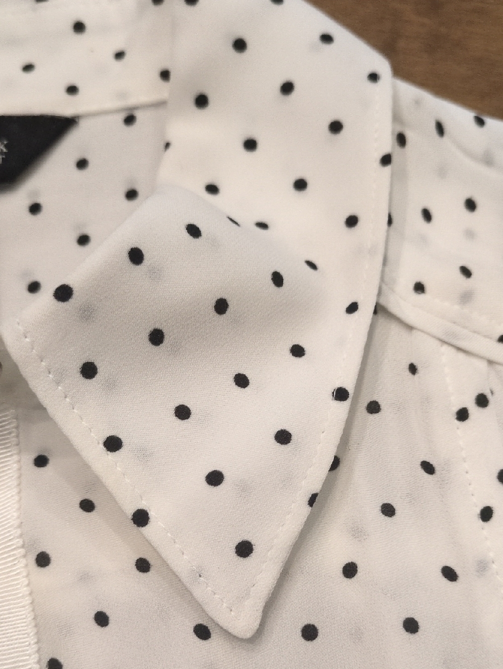 WHBM, Silk White W/ Black Polka Dot Sleeveless Blouse - Picture 4 of 11